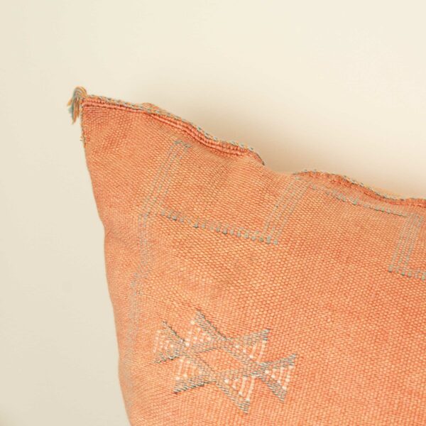coussin en tissu de soie végétale "sabra" l